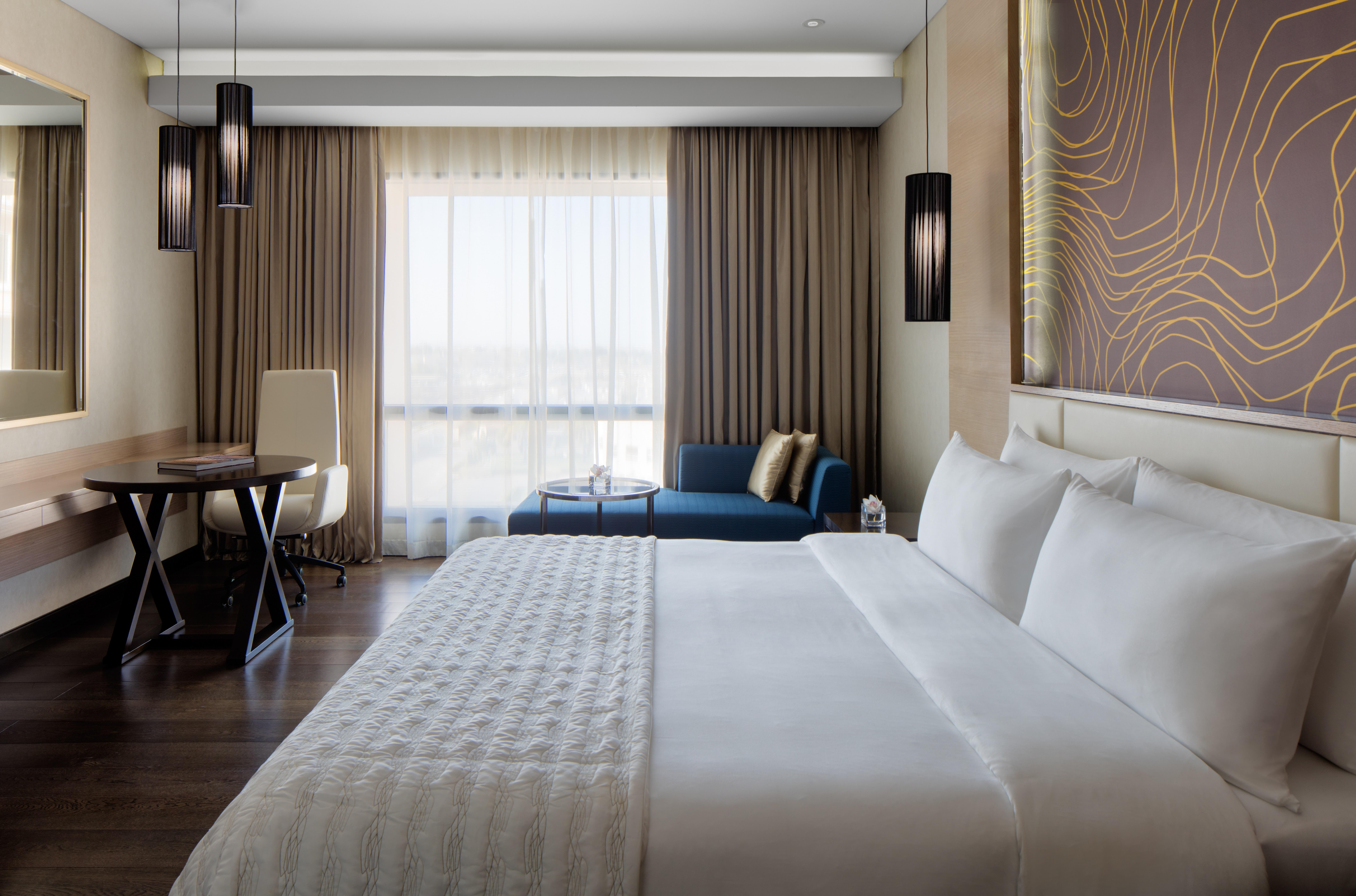 Radisson Collection Muscat, Hormuz Grand Hotel Bagian luar foto A guest room at the Westin Hyderabad