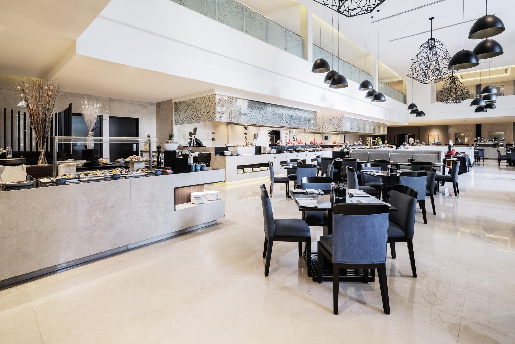 Radisson Collection Muscat, Hormuz Grand Hotel Bagian luar foto The restaurant