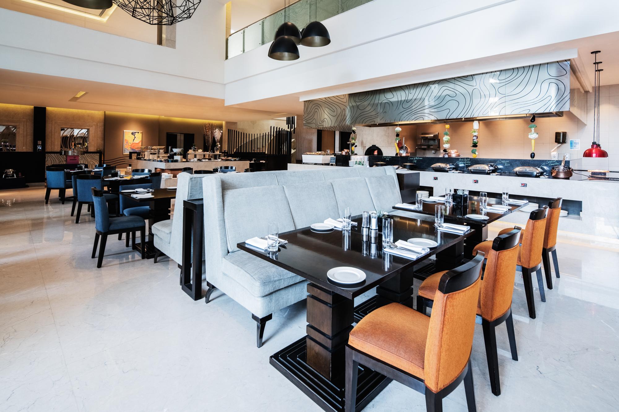 Radisson Collection Muscat, Hormuz Grand Hotel Bagian luar foto The restaurant