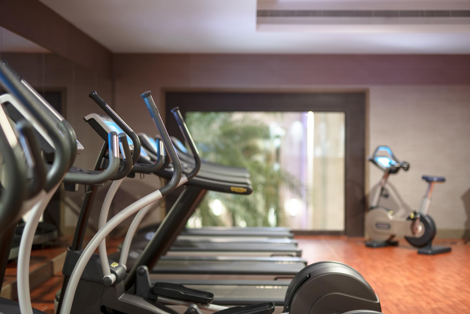 Radisson Collection Muscat, Hormuz Grand Hotel Bagian luar foto A gym