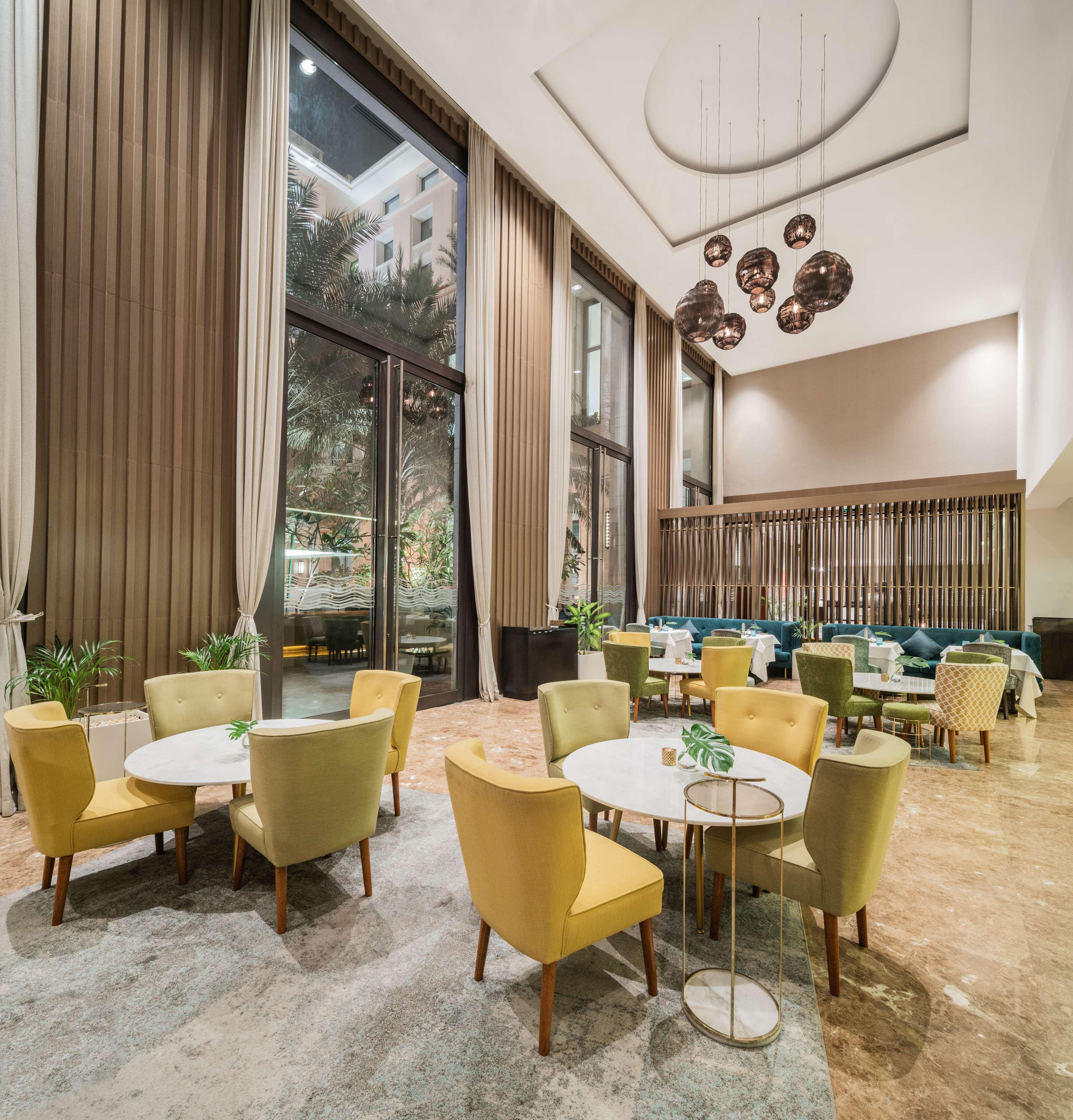 Radisson Collection Muscat, Hormuz Grand Hotel Bagian luar foto The restaurant