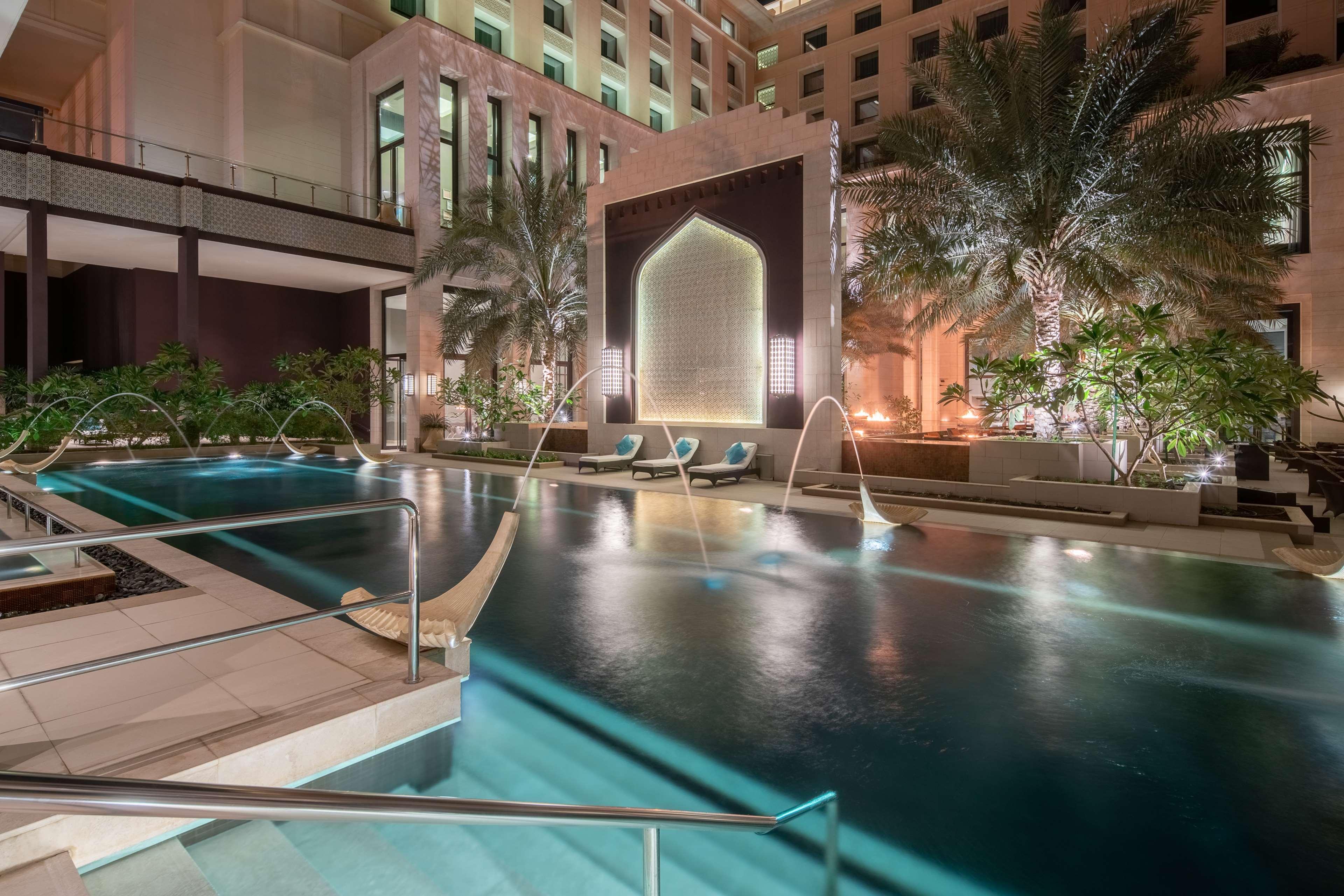 Radisson Collection Muscat, Hormuz Grand Hotel Bagian luar foto The pool at The Oberoi, Dubai